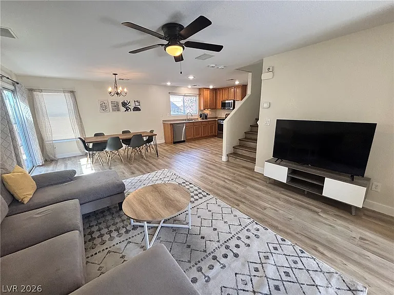 586 Brinkburn Point Ave — Photo 6