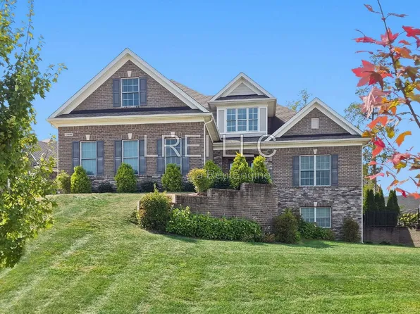 17300 Shakes Creek Dr, Fisherville, KY 40023