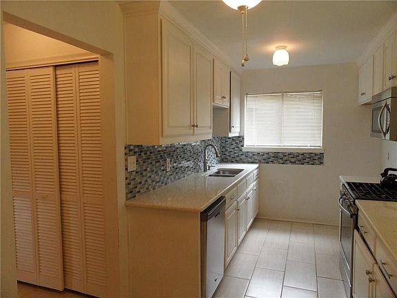 5th image of 1122 Larkspur Dr