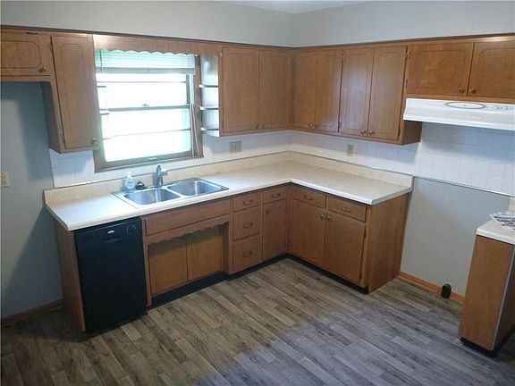 4th image of 1418 Dallas Dr