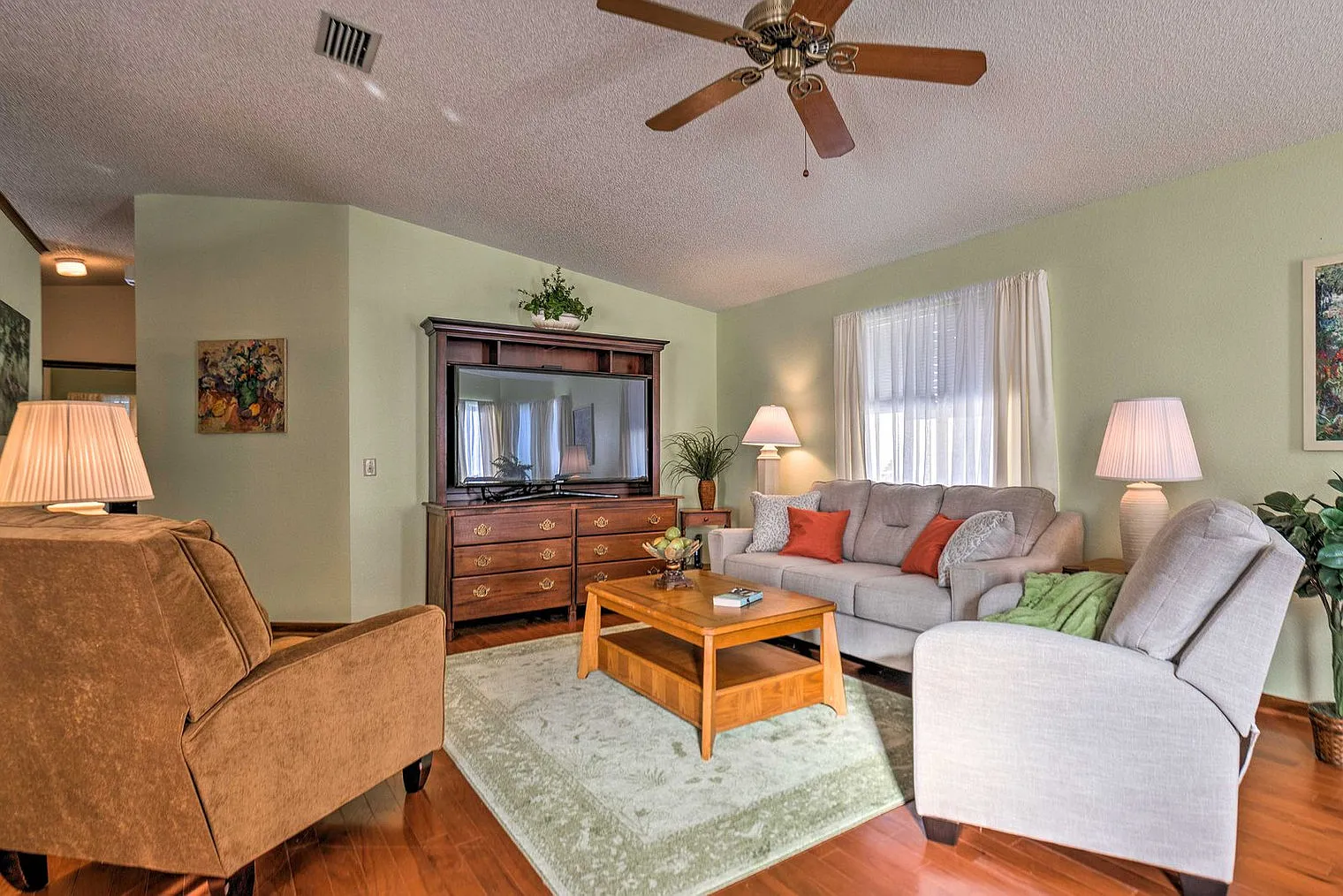2 bed, 2.0 bath, 1593 sqft, $4,015 — Photo 4