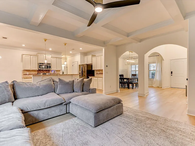 259 Wentworth Pl — Photo 8