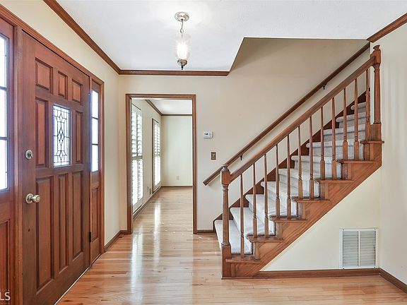 2nd image of 200 Ashland Way