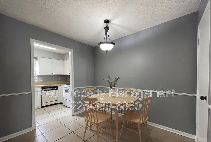 2 bed, 1.5 bath, 1050 sqft, $975 — Photo 3