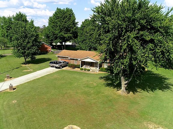 4th image of 5009 Garden Dr