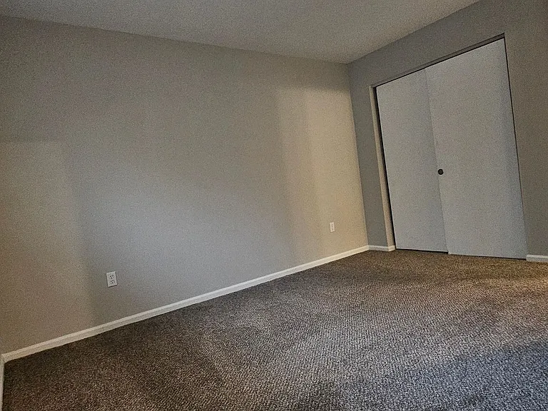 3030-3032 Creekview Circle — Photo 25
