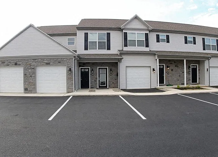 Stone Gate Village — Photo 23