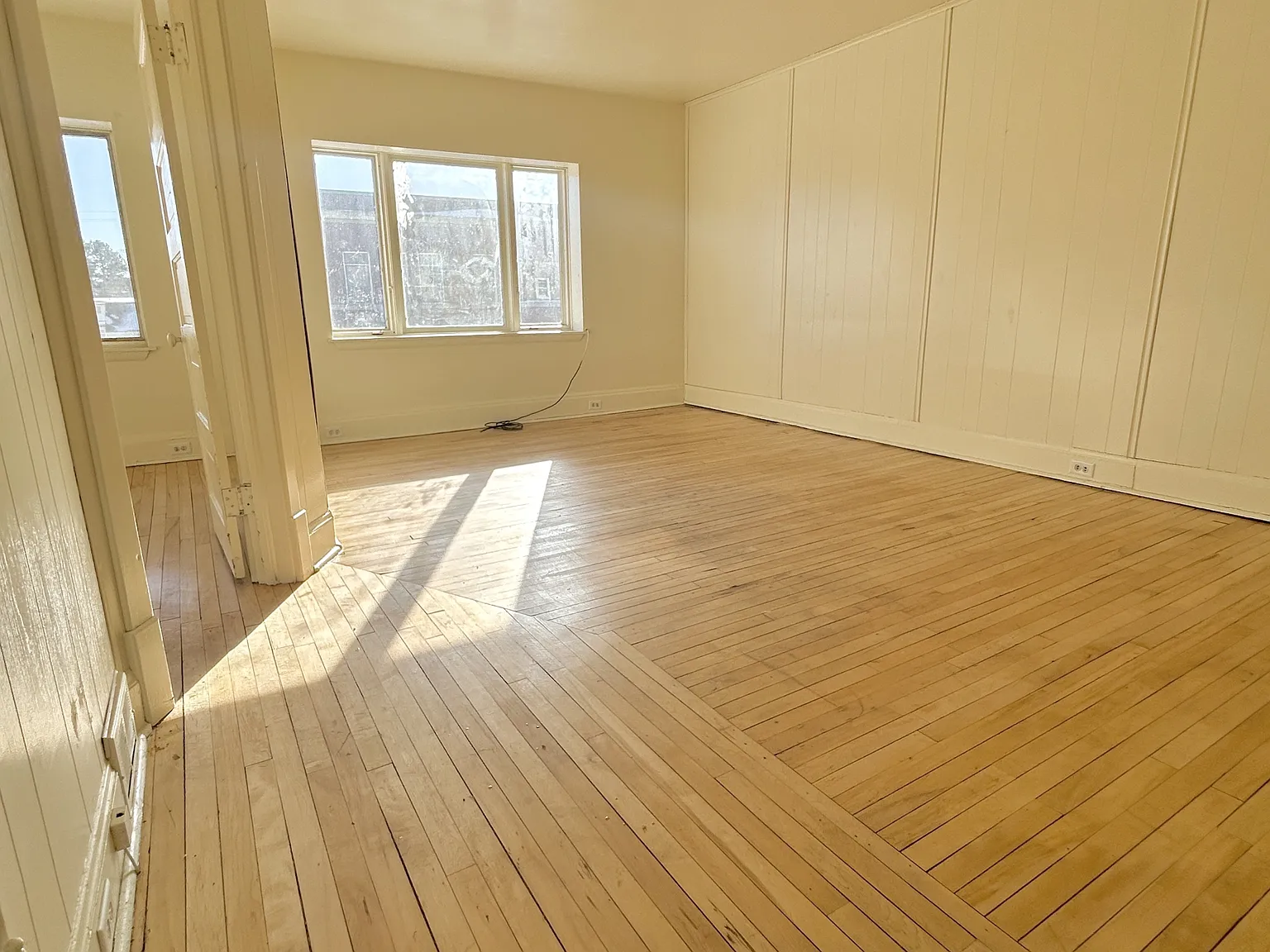 8 1/2 West Lake Street - 1 — Photo 1