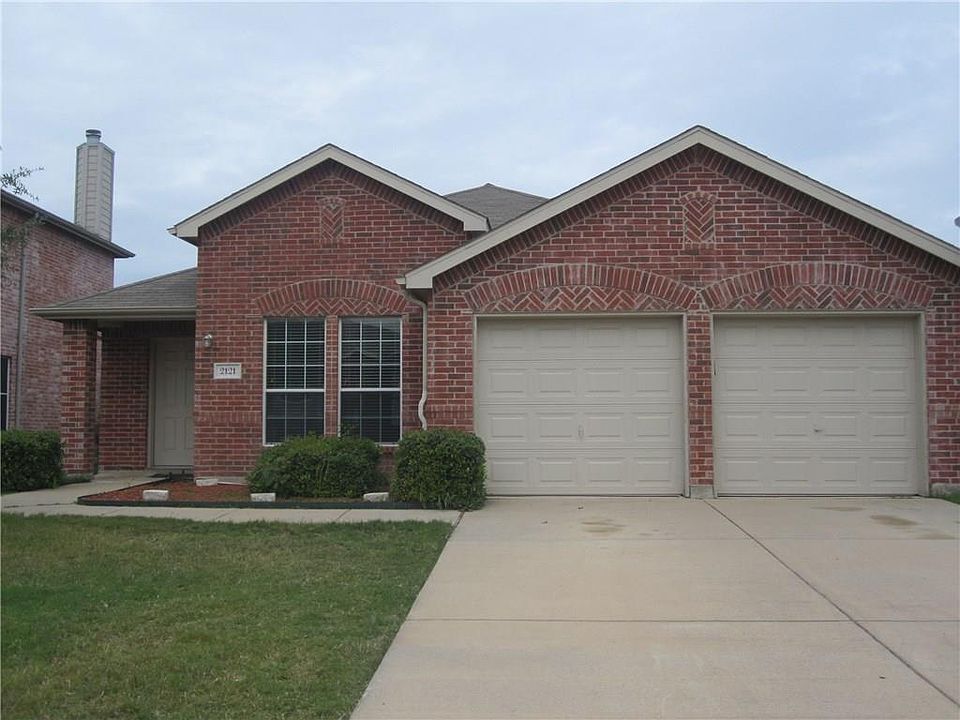 1st image of 2121 Eisenhower Dr