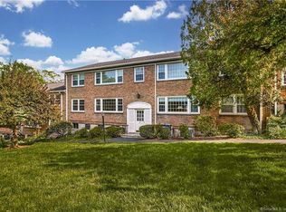 64 Heritage Hill Rd APT A, New Canaan, CT 06840