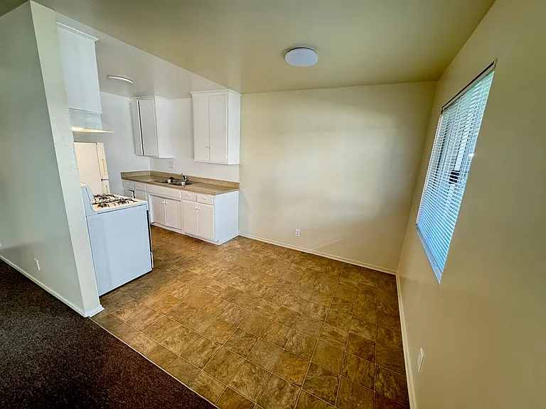 1133 E Alosta Ave #28 — Photo 3