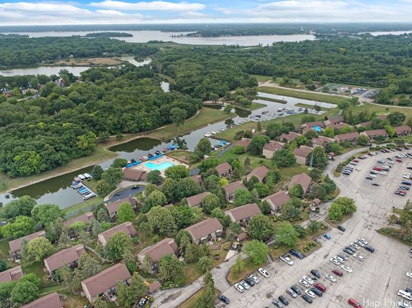 23 Jamaica Colo APT 3, Fox Lake, IL 60020