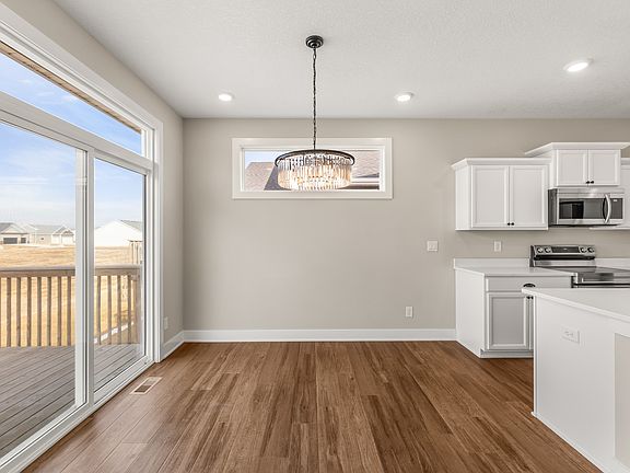 4th image of 683 SE Dapple Dr