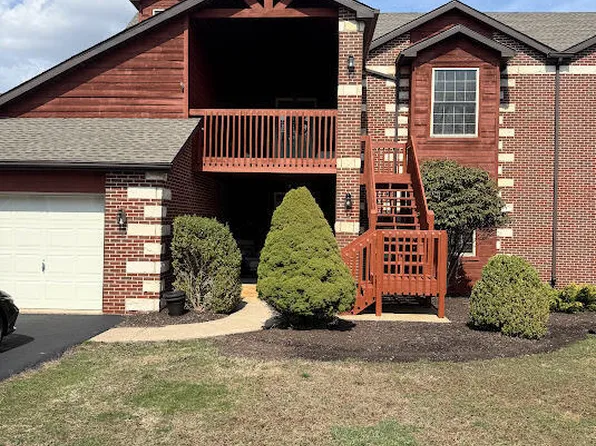 40 Sugarloaf Ln #1601, Hazleton, PA 18202