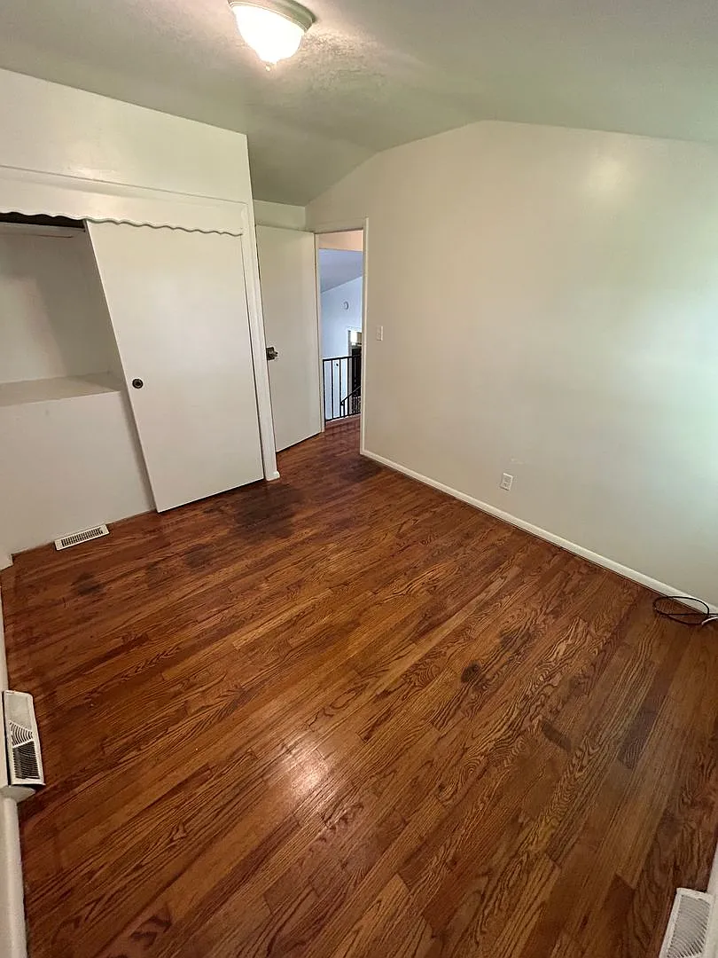 Spacious 3-Bedroom Home with Garage & Large Backyard — Photo 3