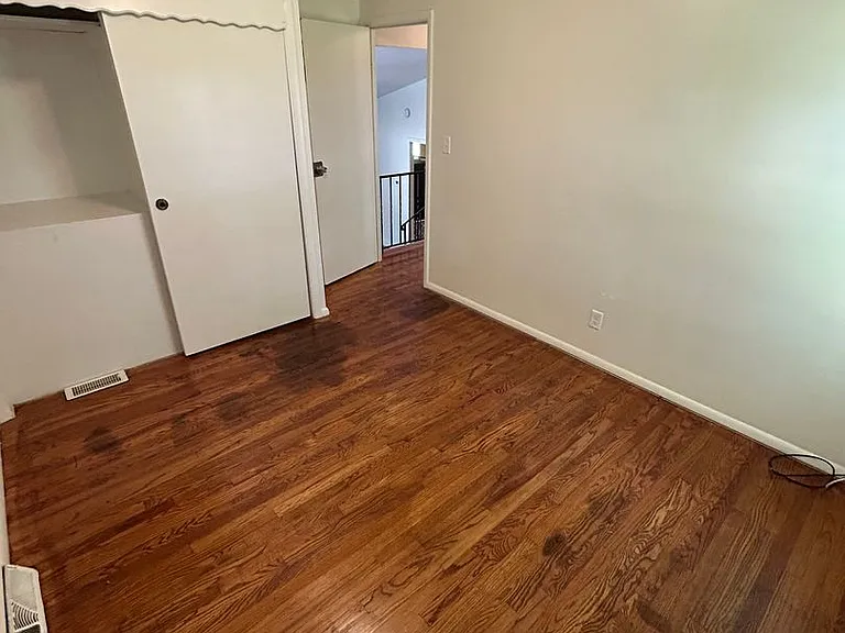 11301 Herrick Ave — Photo 3