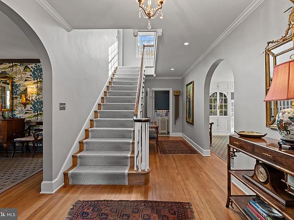 3rd image of 32 Charlcote Pl
