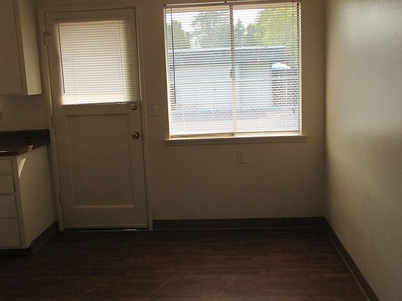 4th image of 10621 47th Ave SW APT 4