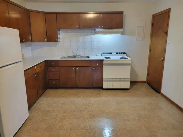 524 Neosho St APT 4, Burlington, KS 66839