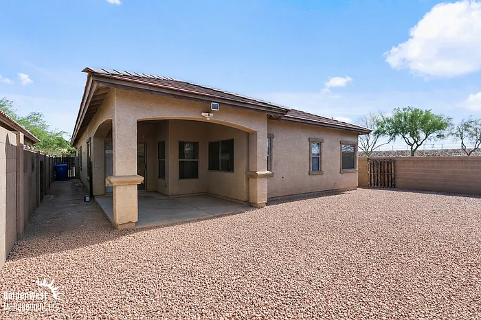 993 E Corral St — Photo 23