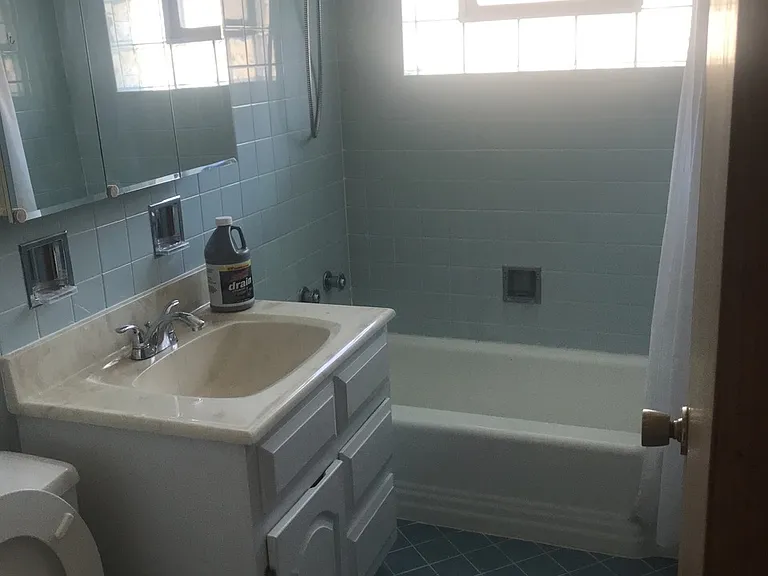 1425 W Touhy Ave #205 — Photo 7