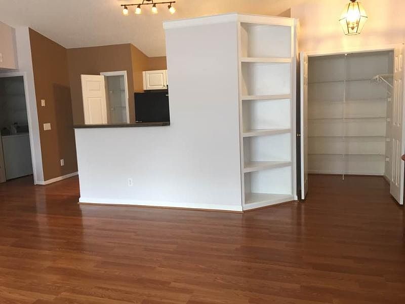 2nd image of 621 Mill Pond Ct
