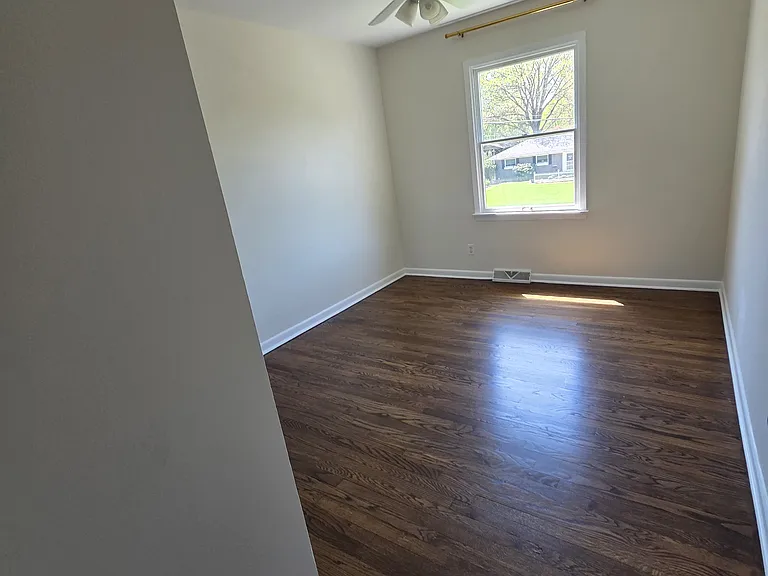 298 E North St #298 — Photo 10