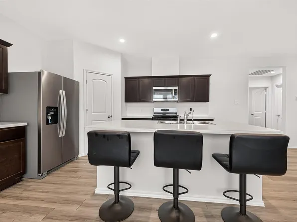 2074 Legacy Hills Dr, Houston, TX 77067