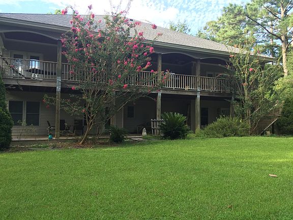 Rear of house. Rental is on the lower level.