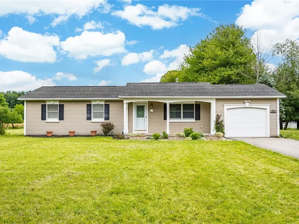 1676 Walworth Rd, Palmyra, NY 14522