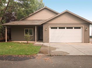1924 W Stewart Ave, Medford, OR 97501