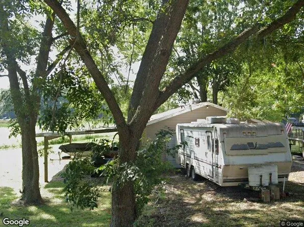 604 W Davis St, Keyesport, IL 62253