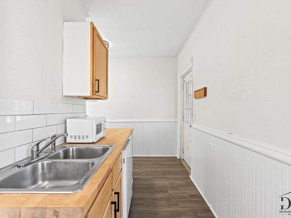 3rd image of 1566 Wealthy St SE #5