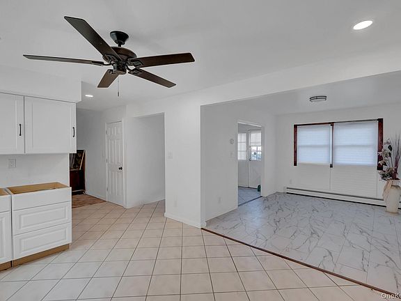 5th image of 6 Stonington Circle