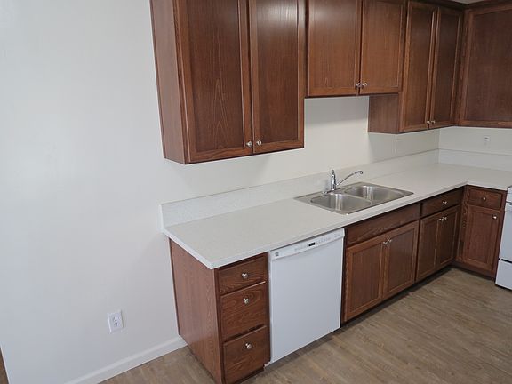 4th image of 1737 Glencoe Dr