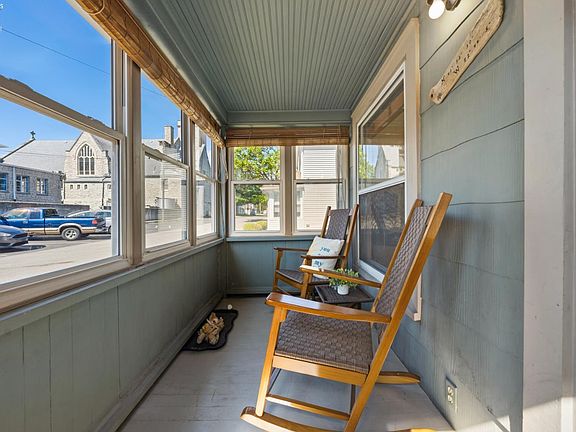 3rd image of 806 Church St