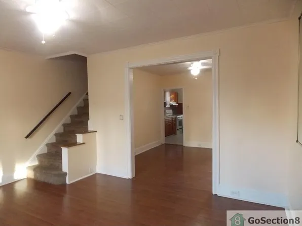 4054 Creston St, Philadelphia, PA 19135