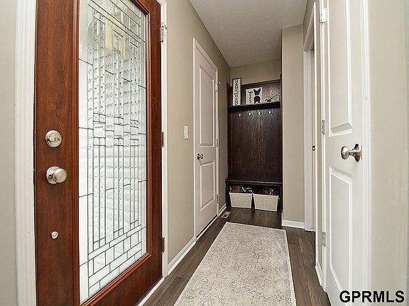 4th image of 2272 Rainbow Ave