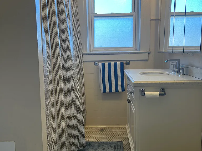 936 W Agatite Ave #1FE — Photo 18