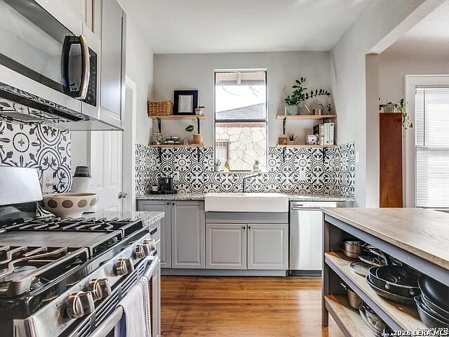 814 W Gramercy Pl — Photo 10