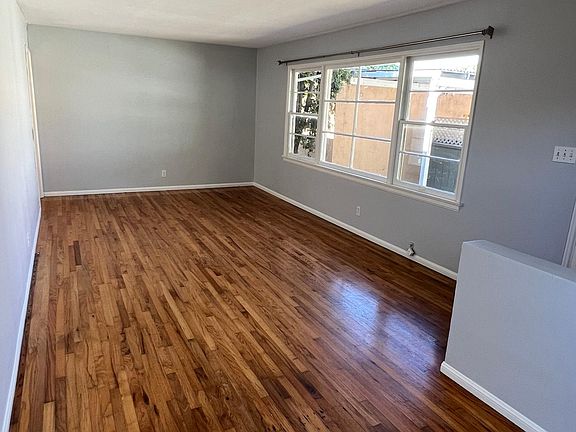 2nd image of 4425 39th St #4425