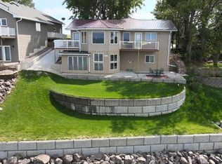 198 S Lake Dr, Arlington, SD 57212