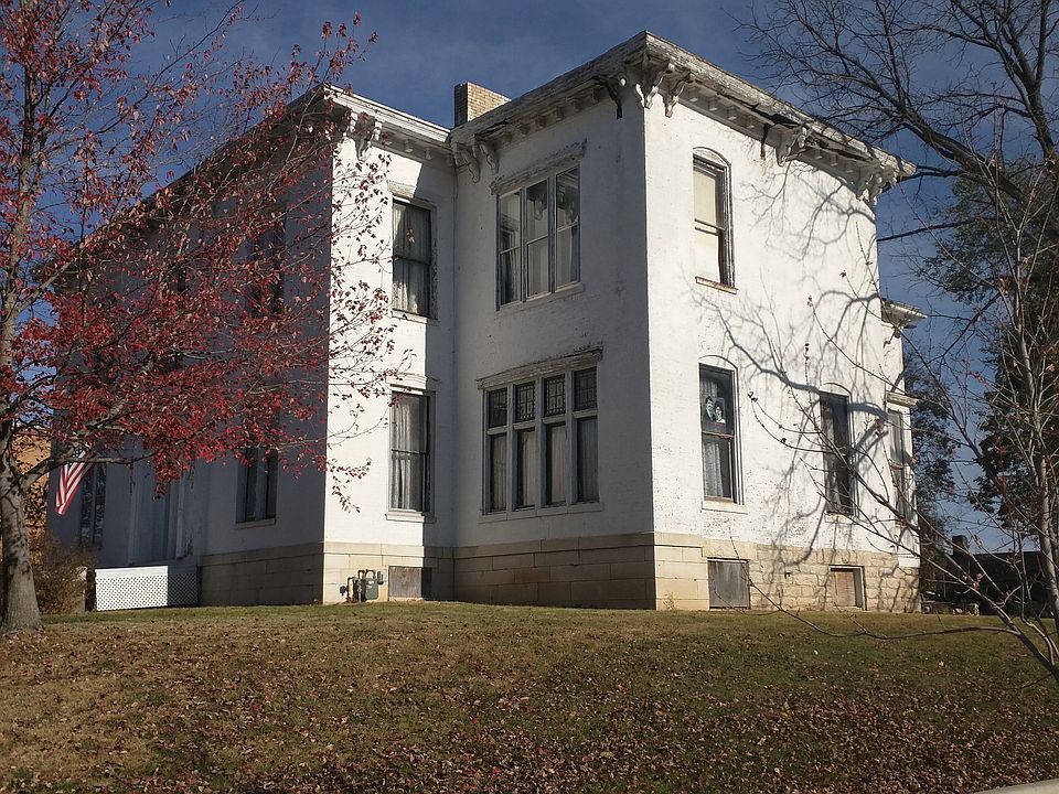 2nd image of 200 S Maple Ave