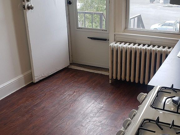 4th image of 39 N Pennsylvania Ave APT 6