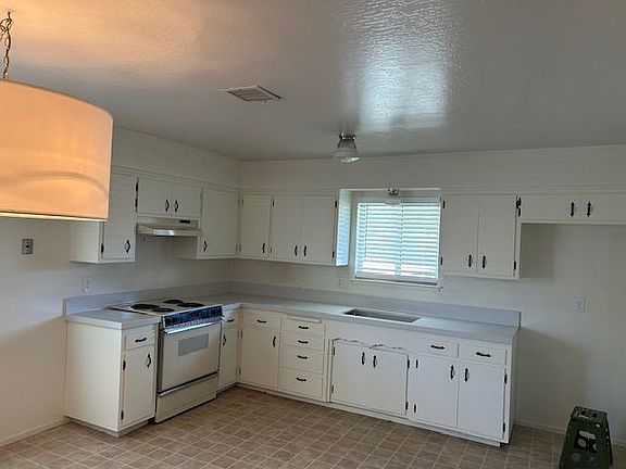 4th image of 1359 Palomar Cir #1
