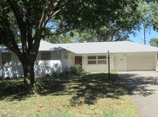 413 Arthur St, Clay Center, KS 67432