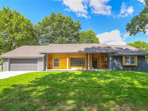 108 W 115th Ter, Kansas City, MO 64114