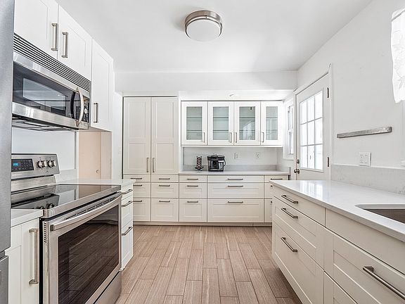 4th image of 5003 Elsmere Ave