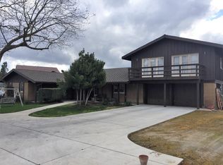 456 Holly Ave, Clovis, CA 93611