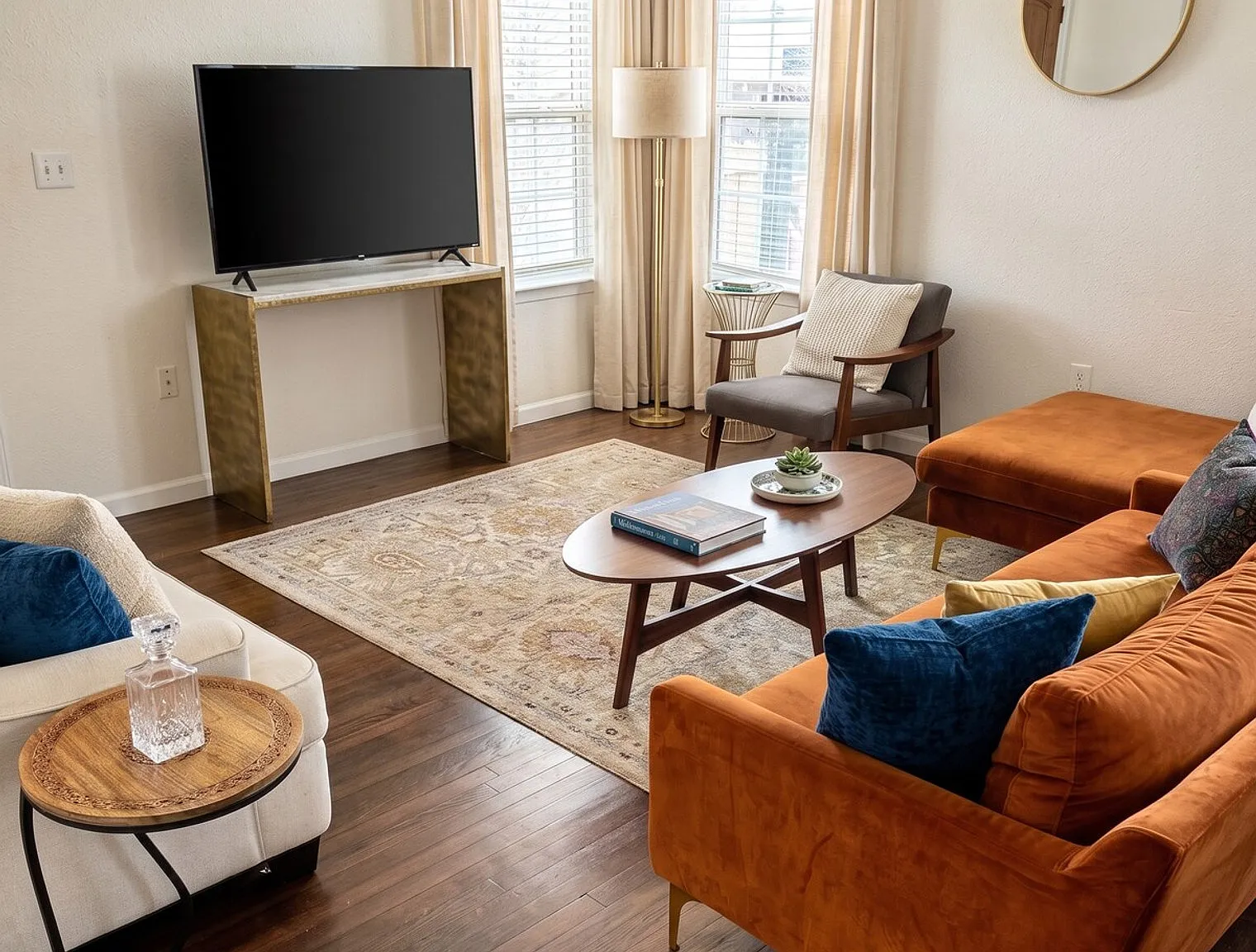 2 bed, 2.0 bath, $5,649 — Photo 2